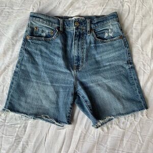 Daze Vintage-Style Medium Wash Denim Jean Shorts Size 26